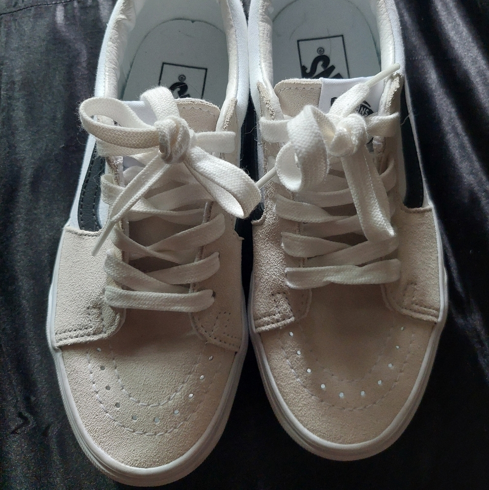 Vans Sk8-Low Unisex Black White Cream Contrast Sneakers NWOT Women's 5.5 Men's 4 - Picture 7 of 7